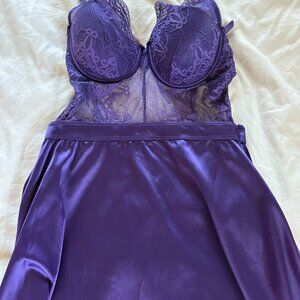 Frederick’s of Hollywood Purple Lace & Satin Babydoll Chemise Size Small
